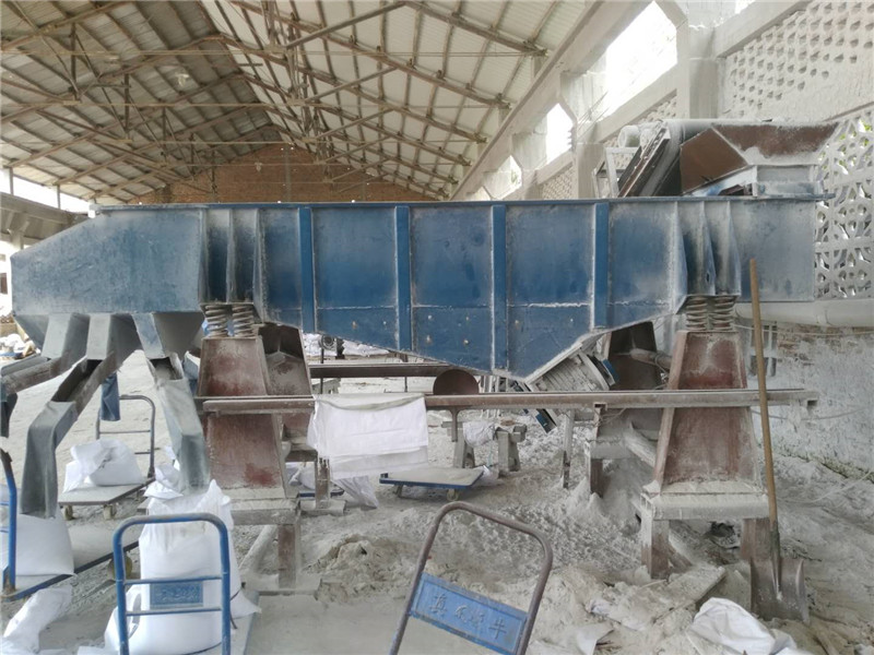 塑料顆粒等級篩分機(jī)，多層振動篩分機(jī)械，直線振動篩選機(jī)生產(chǎn)廠家
