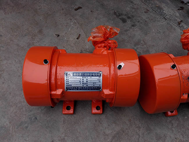 振動(dòng)電機(jī)在振動(dòng)機(jī)械