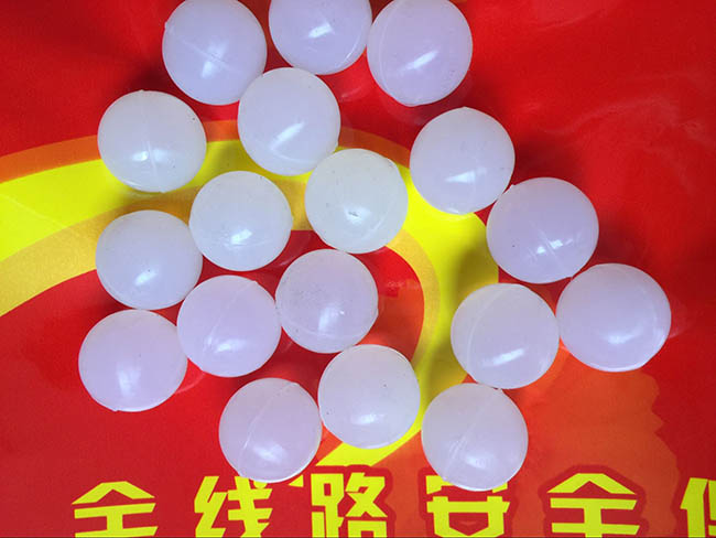 3000個20橡膠球