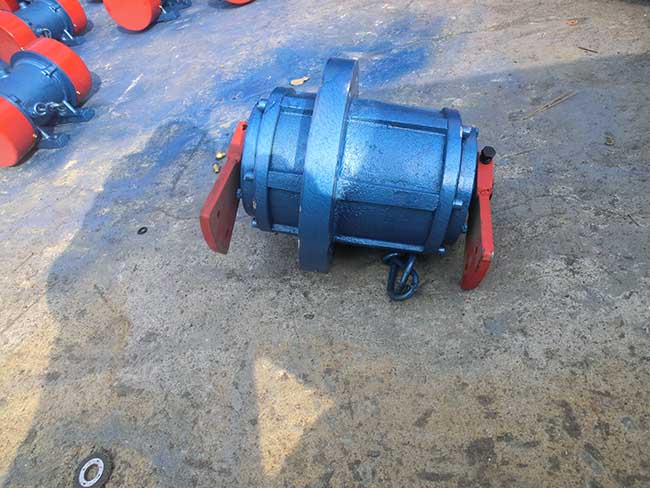 雙振動(dòng)電機(jī)同步最優(yōu)控制方法