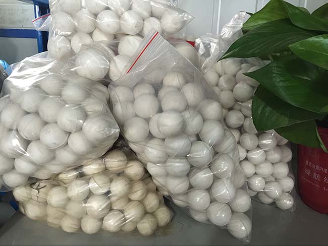 奉節(jié)縣實(shí)心彈跳球碾米機(jī)上用40mm的清網(wǎng)橡膠球