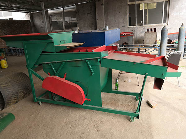 新鄉(xiāng)小型比重篩選機，家用型2項電，產(chǎn)量1噸，價格便宜，可以篩選