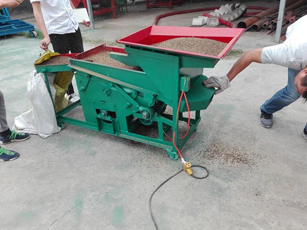 內(nèi)蒙篩選黃豆的機器就用比重篩選機質(zhì)量好廠家直銷