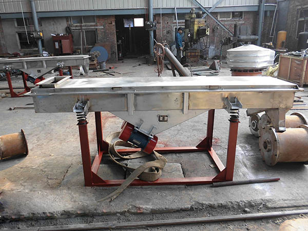廣東曠經(jīng)理在我們耐爾特廠家訂購了一臺《黃豆芽去皮機》