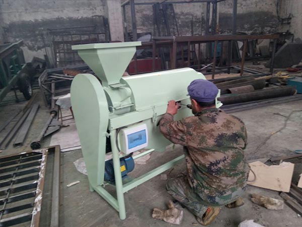 單軸水稻去芒機(jī)三相電高粱拋光機(jī)廠家熱銷