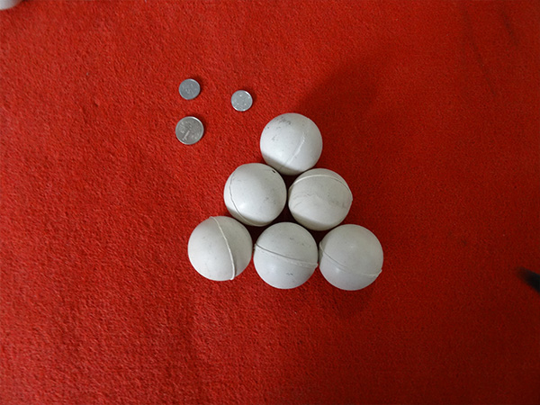 8mm橡膠球，8mm橡膠球用途，振動設備、玩具、印刷廠、裝修等行業(yè)。